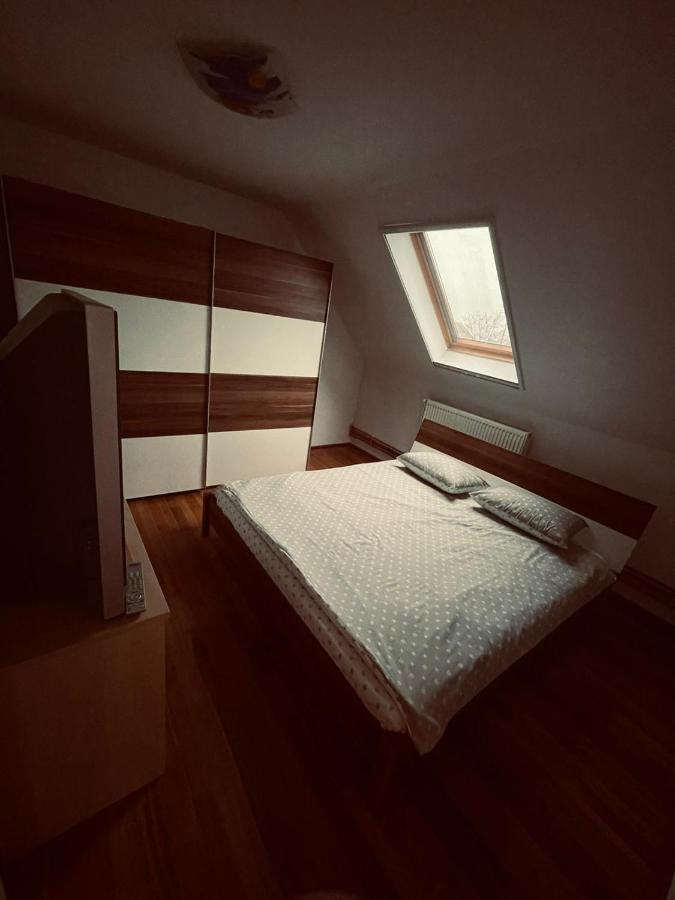 Casa Verde Foeni Bagian luar foto